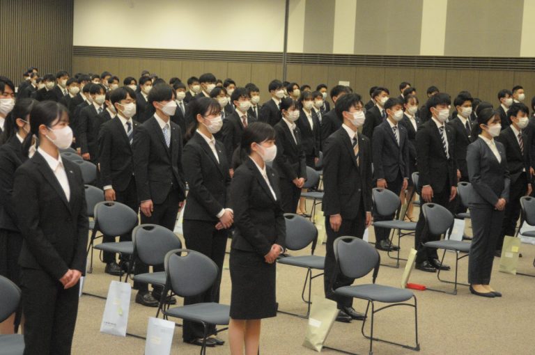 Tohoku Electric combined new employee ceremony April 1 2022 Photo Sankei