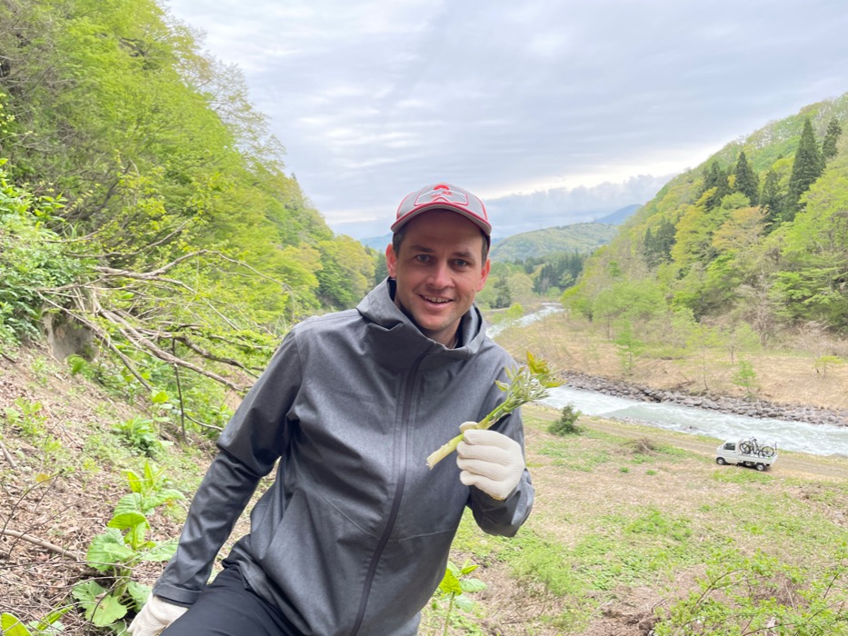 daniel moore japan tour guide