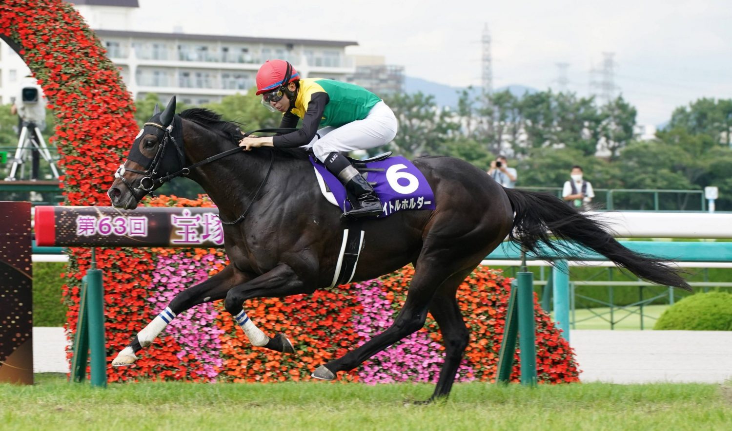 Titleholder Wins 63rd Takarazuka Kinen In Record-Setting Time 