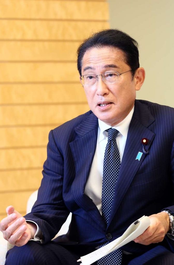 Bodyguard's wild act as Japan PM Fumio Kishida bombed on TV