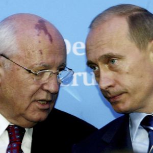 Mikhail Gorbachev 003 20041221 Putin