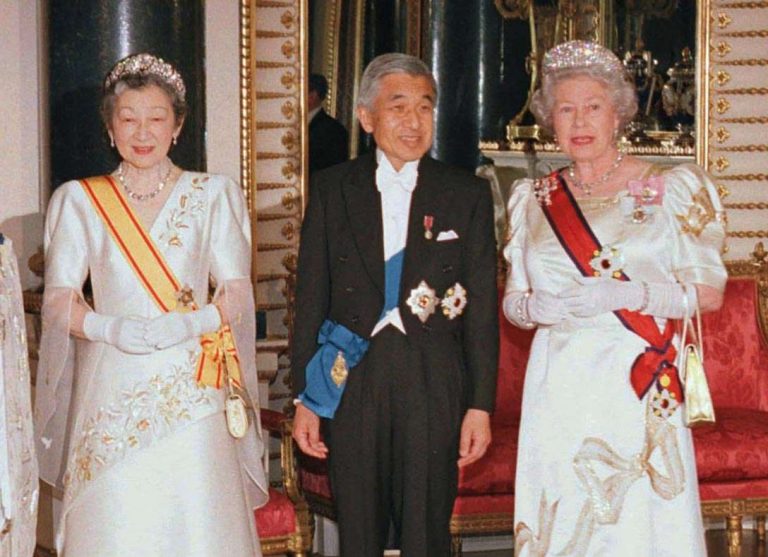 Queen Elizabeth Japan 003