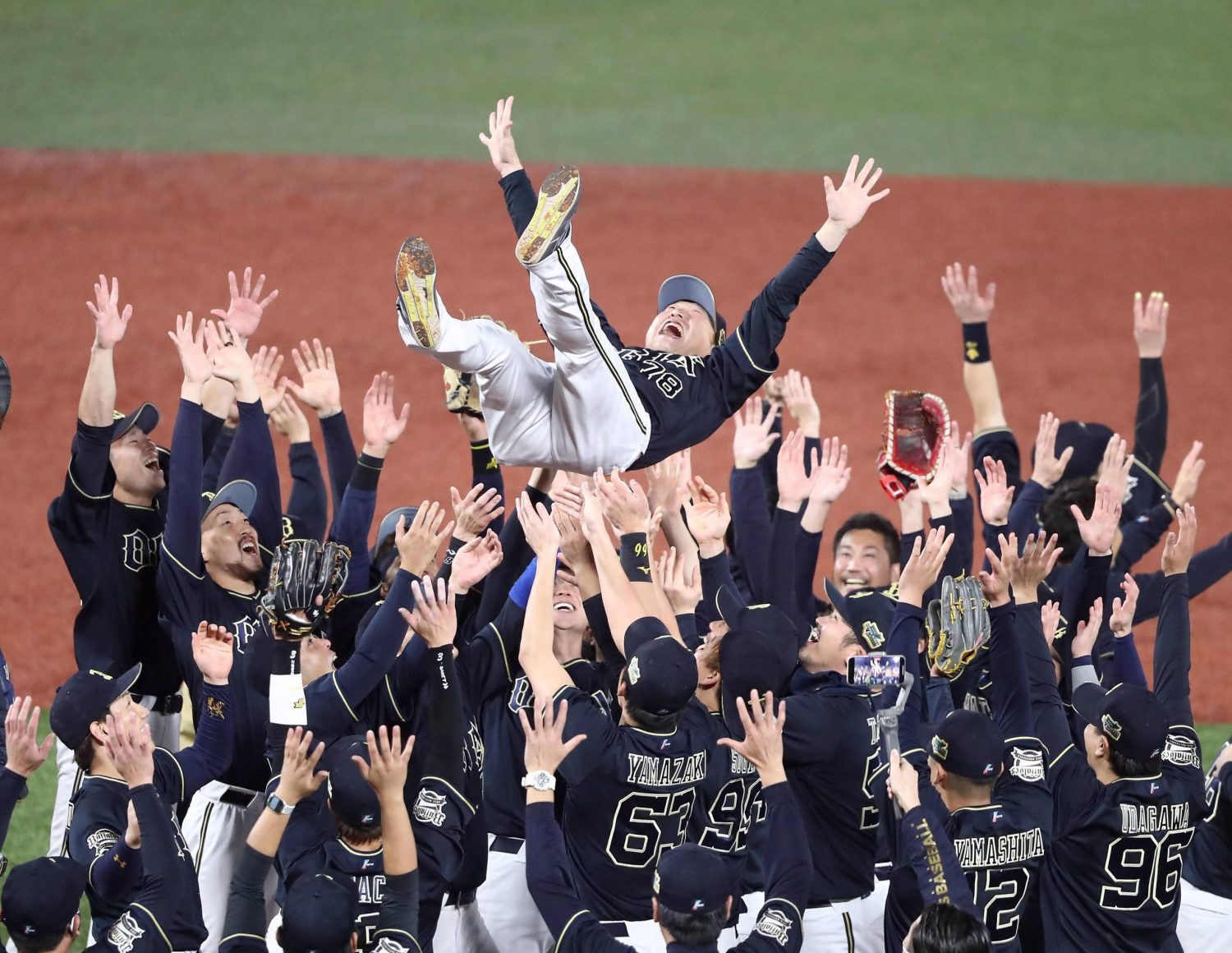 Otosaka's Eighth Inning Double the Difference as Revs Cap Wild