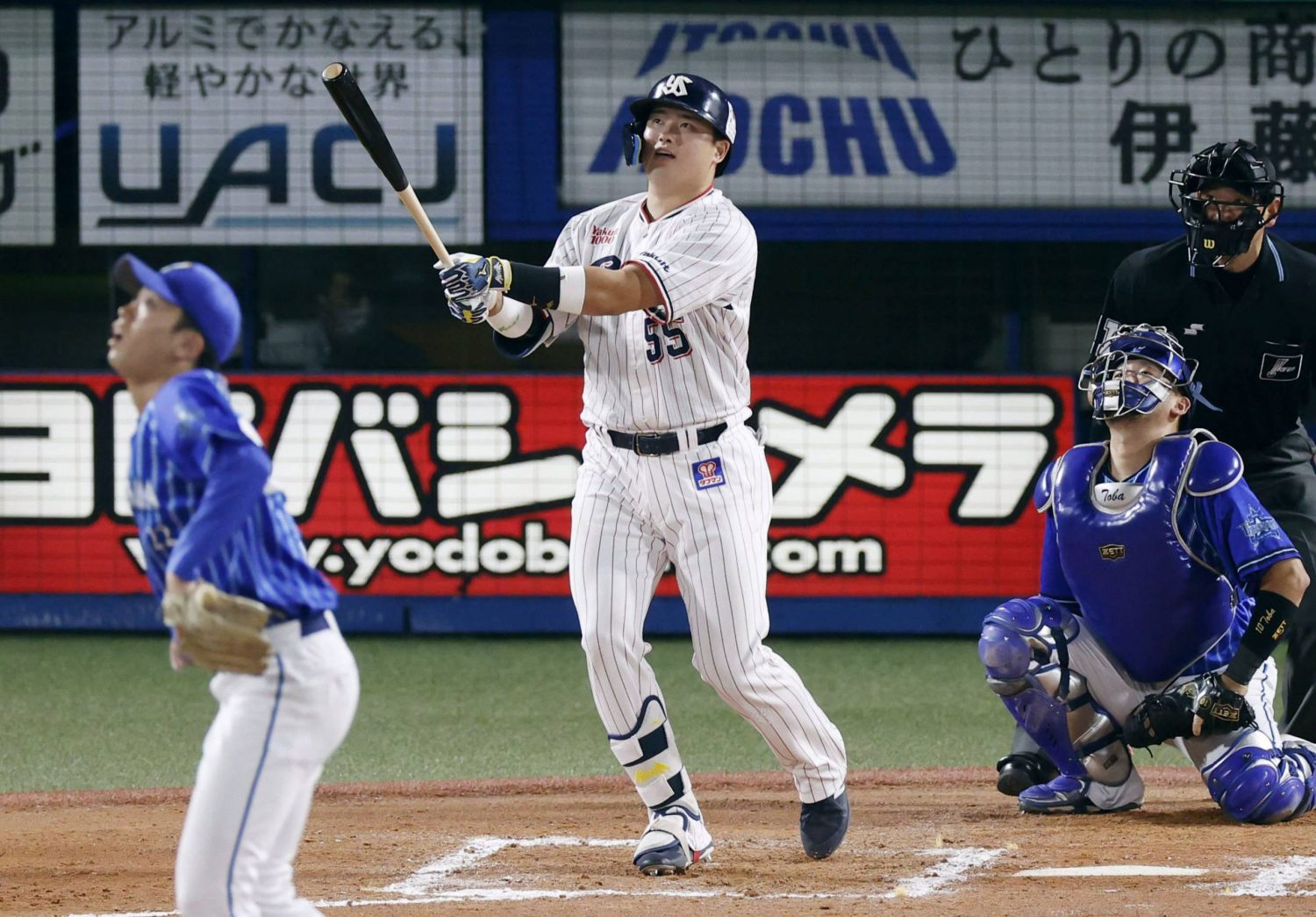 Munetaka Murakami hits 56th home run to move into second place on