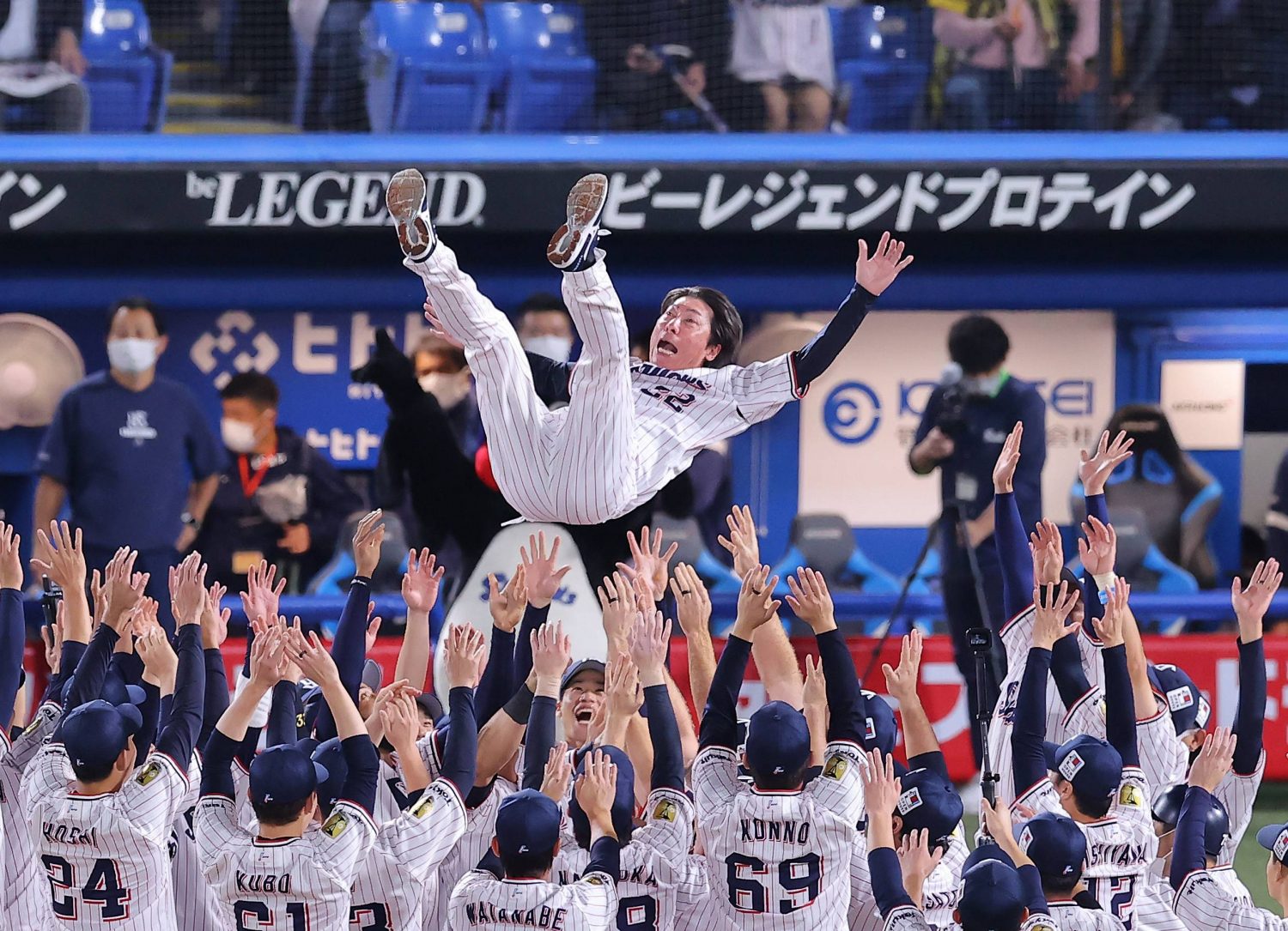 Koji tosses perfect ninth to secure title 