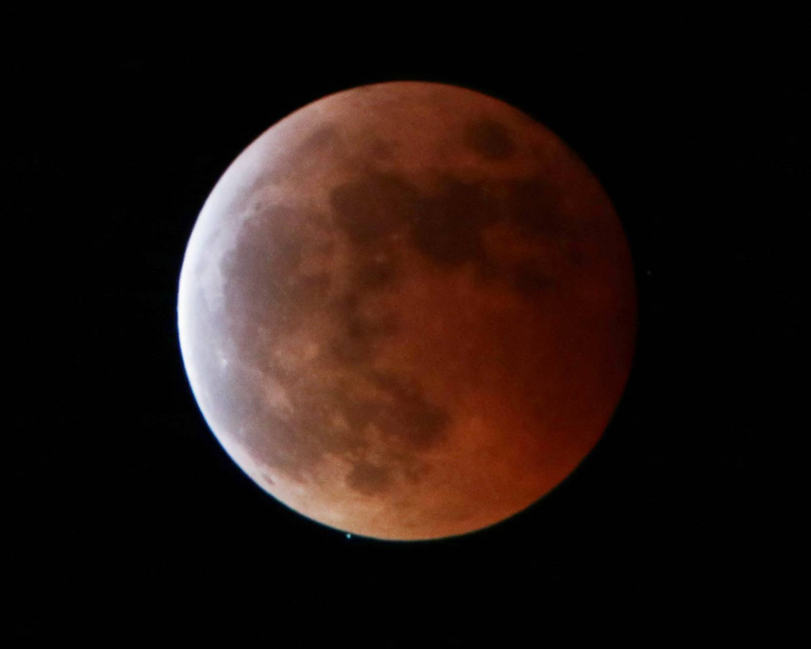 LOOK: Uranus Lines Up With Lunar Eclipse for First in 442