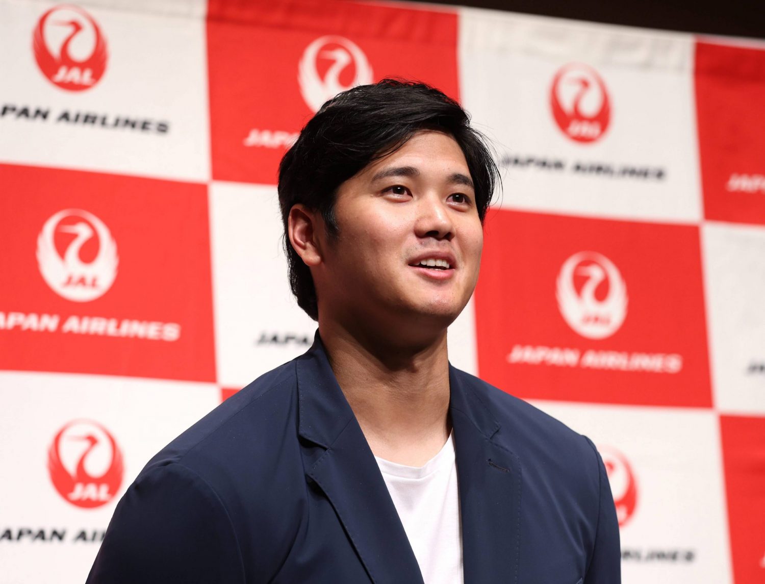 suit shohei ohtani