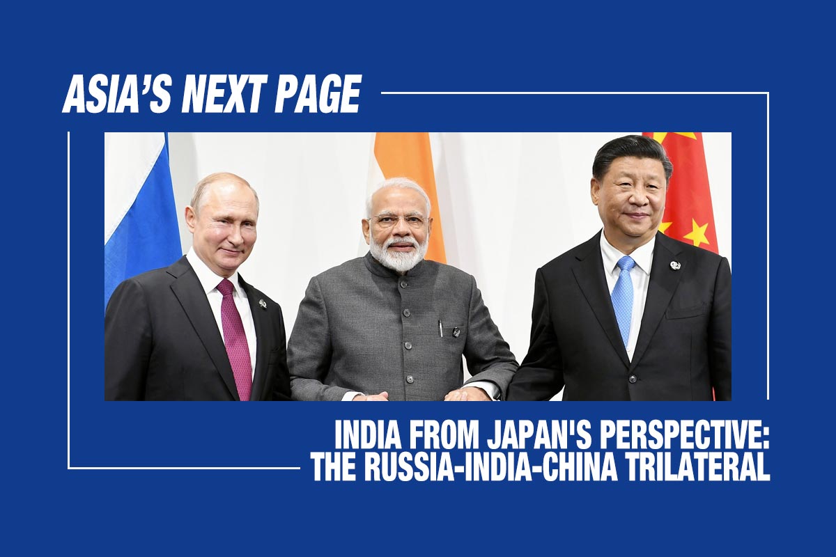 FACT CHECK: Does Image Show Chinese Premier Xi Jinping Holding Umbrella for  PM Modi? 