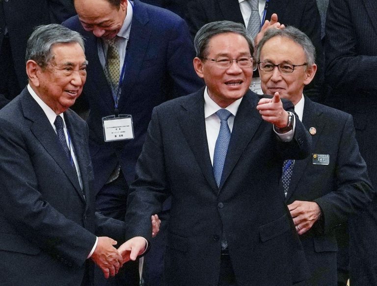 Okinawa Governor Tamaki Visits China 000