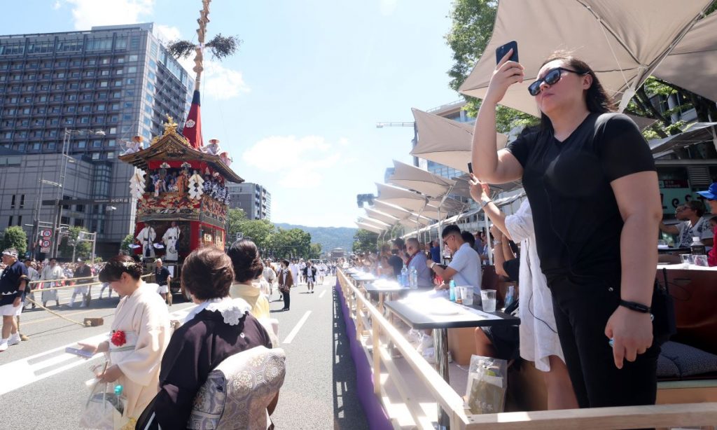 Japan Travel: Tourist Guide to Summer Festivals, From Kyoto to Tokyo and  Osaka - Bloomberg