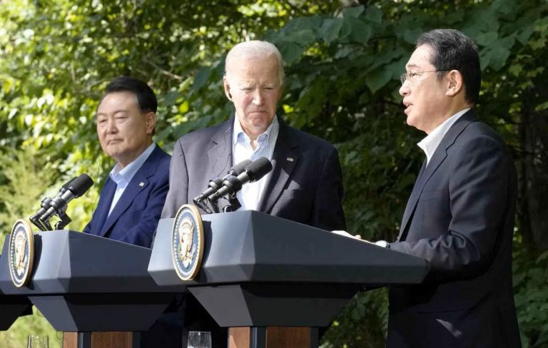 PM Kishida Pres Biden Pres Yoon at Camp David rs