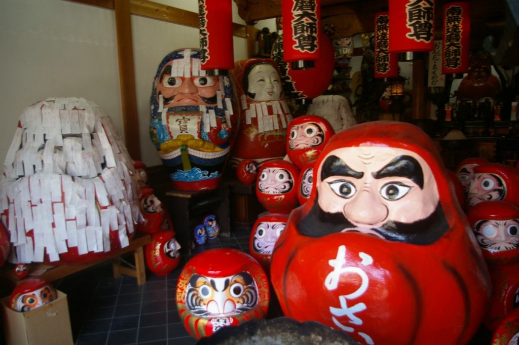 What are Daruma? 6 Things to Know about Daruma Dolls