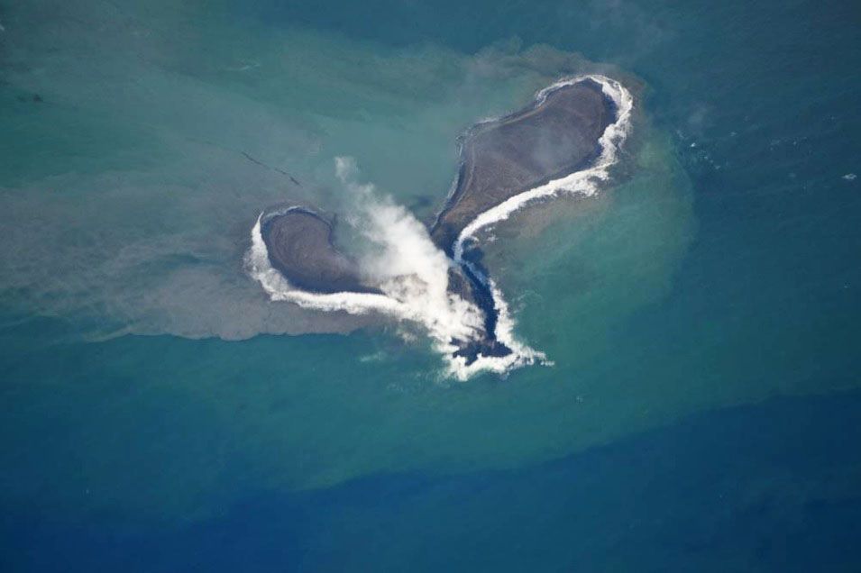 20231110 Iwo Jima Volcano New Island