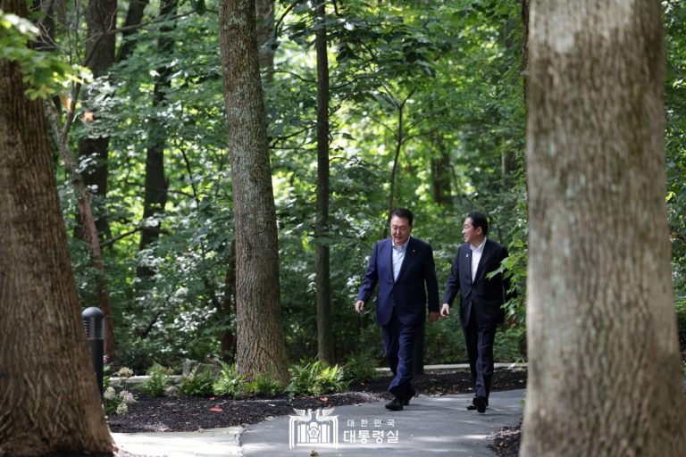 lead photo Yoon Kishida at Camp David Kenji Yoshida Morgan article rs