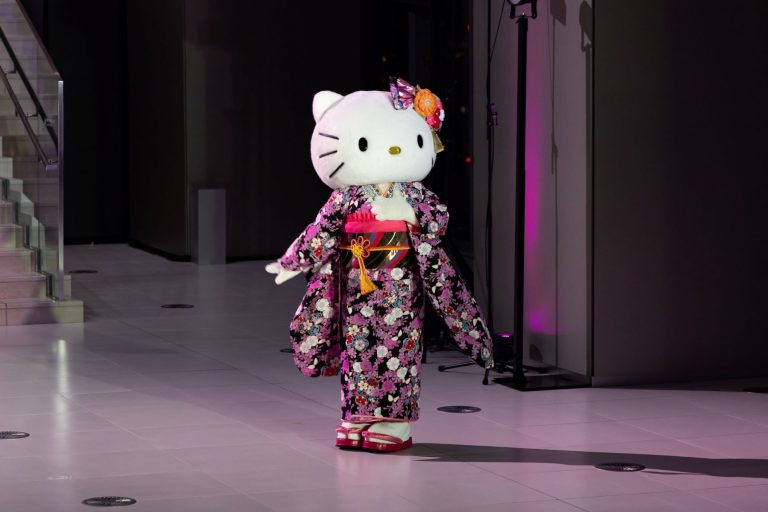 Hello Kitty on Diplomatic Mission ASEAN-JAPAN Friendship 003