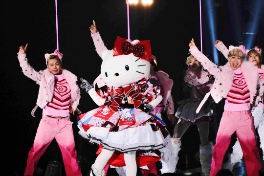 Why Is Hello Kitty a Unique Fashion Superstar? Hear from Her Fans ...