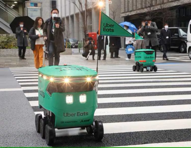 Uber Eats Robot Nihonbashi 2 rs