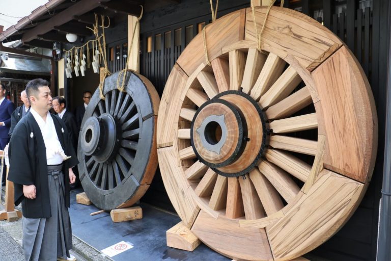 Giant Festival Wheels Gion 001