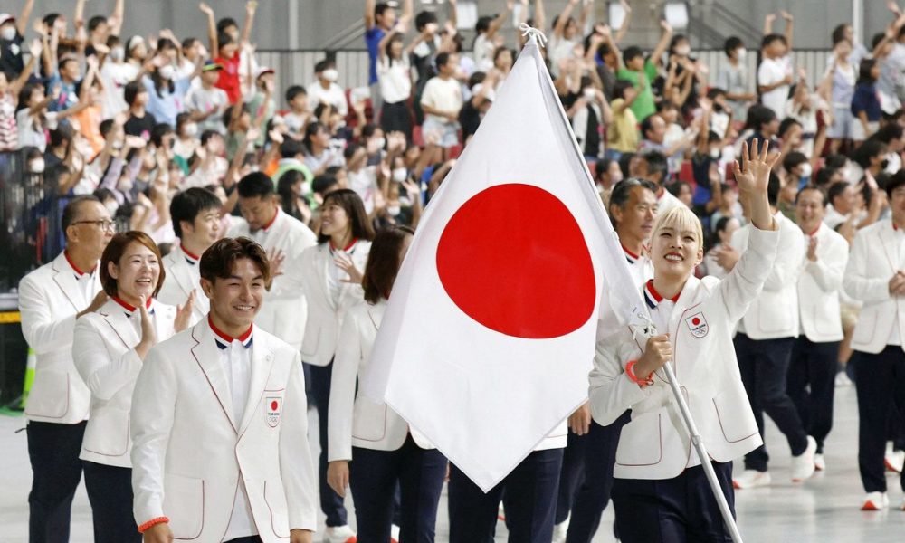 [JAPAN SPORTS NOTEBOOK] パリオリンピック日本選手たち、情熱的な歓送を受ける