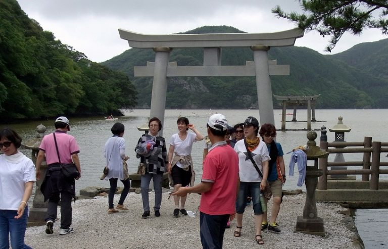 Shrines in Tsushima Struggle to Deal With South Korean Misconduct 1