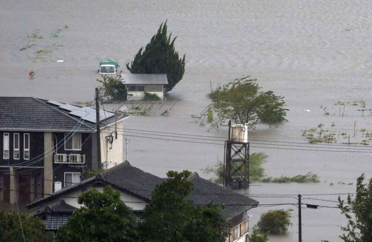 Typhoon 10 shanshan in Kyushu August 29 rs