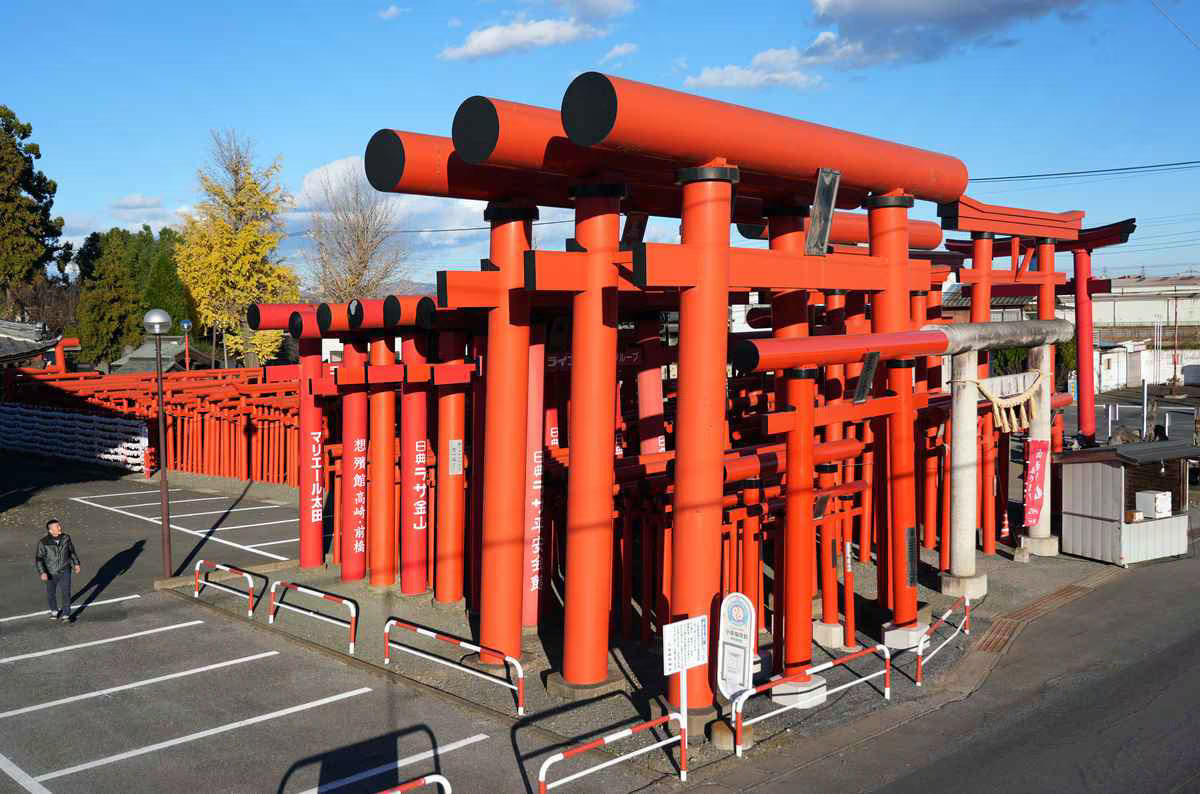 密」な鳥居 小泉稲荷神社 群馬県伊勢崎市 | JAPAN Forward