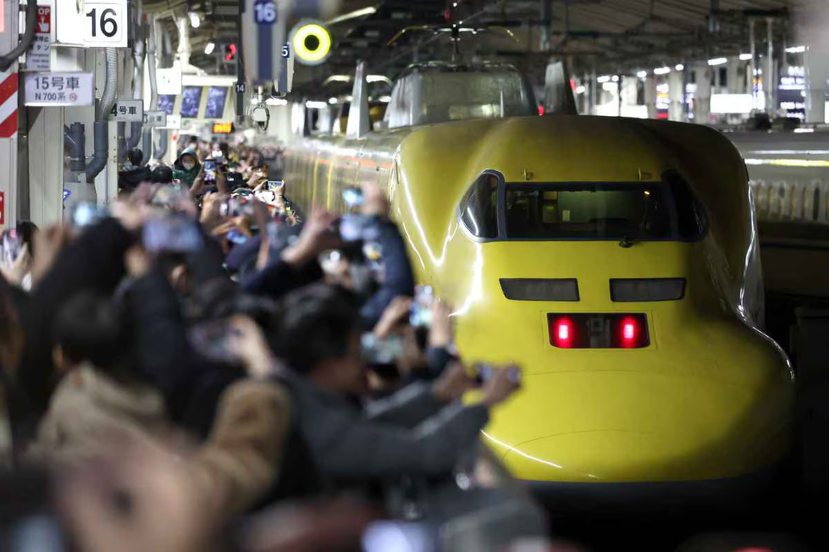 Doctor Yellow Makes Its Final Journey After Decades of