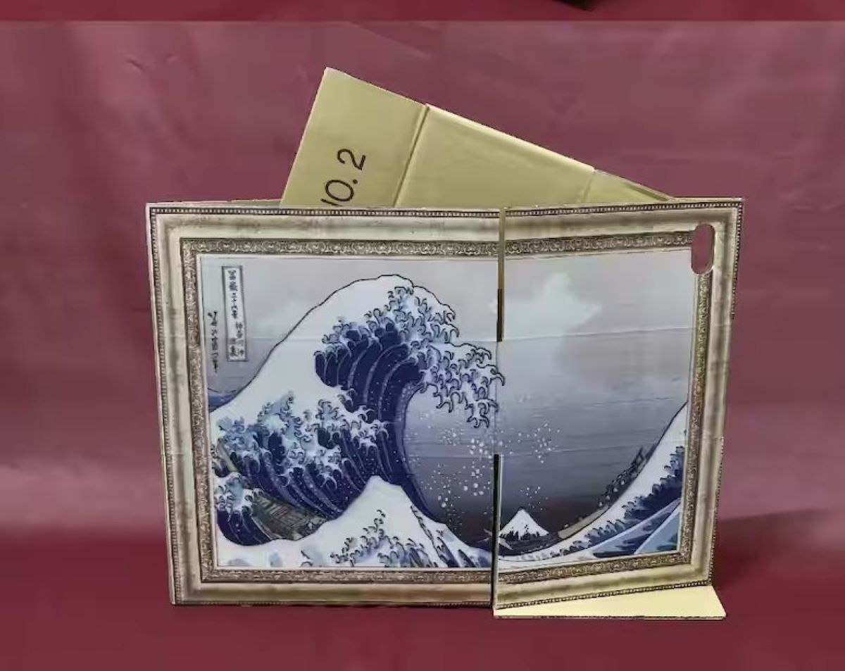 Hokusai Inspires a New Form of Cardboard Recycling at Osaka Expo
