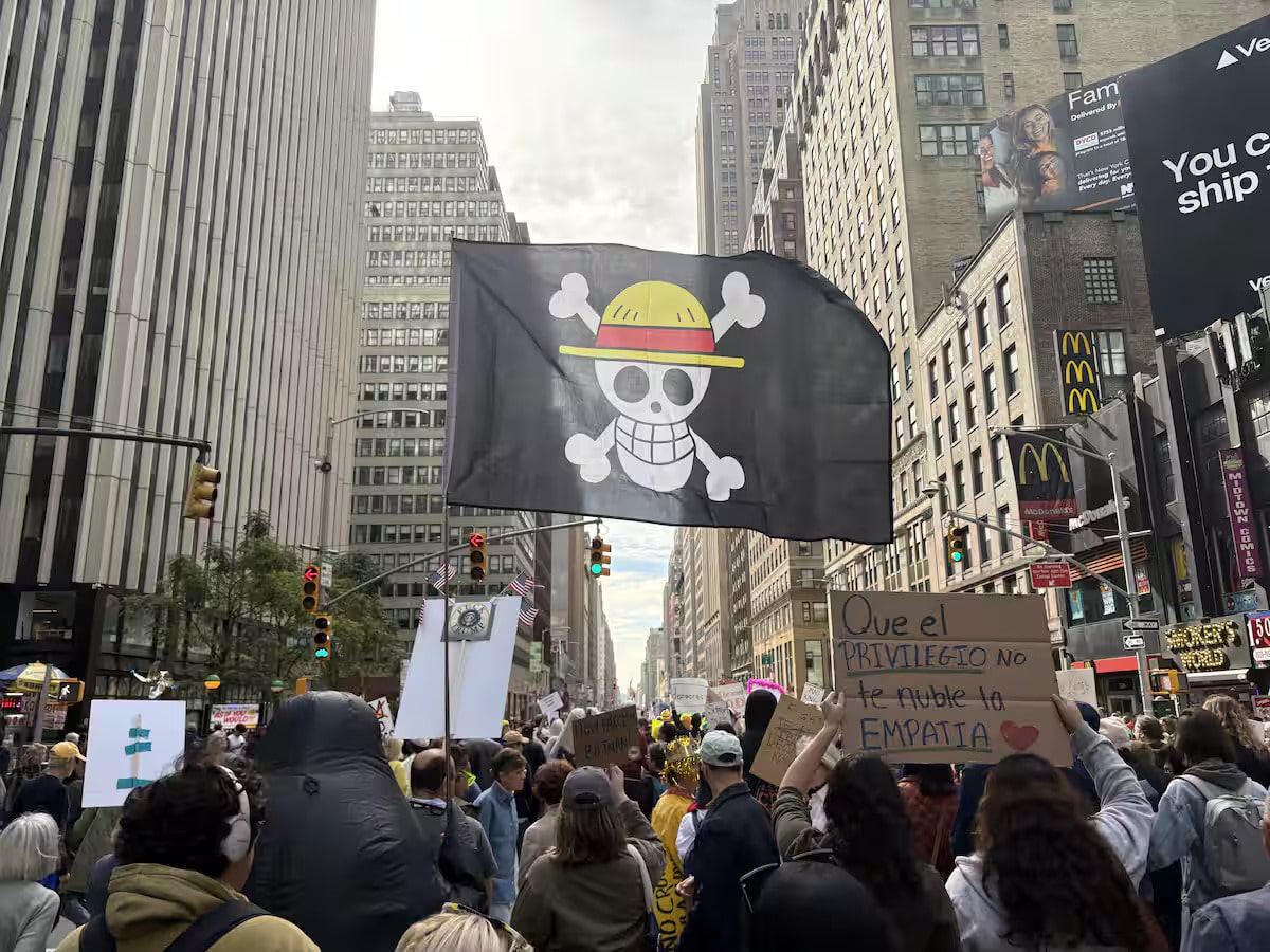 世界各地で掲げられる「ワンピース」海賊旗 反腐敗・反権威主義…Z世代